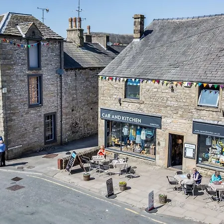 The Stables * 塞特尔